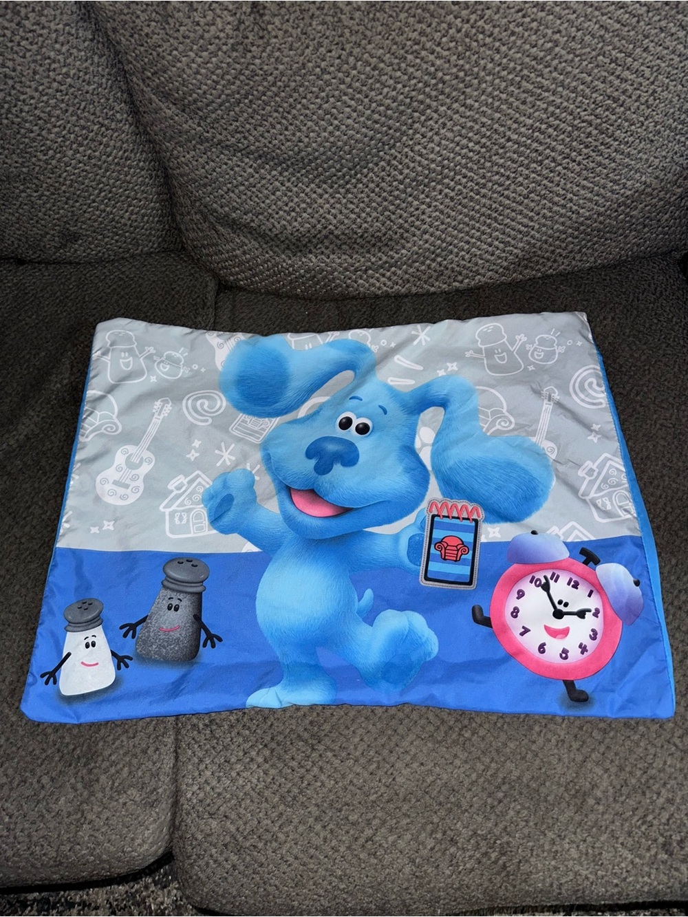 Blue's Clue's & You Pillow Case (Standard Sham)